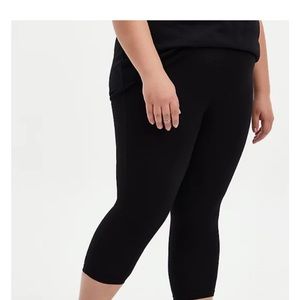 Torrid leggings with bow